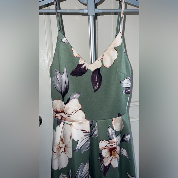 Monetary Green Spaghetti Strap Floral Dress - Picture 3 of 4